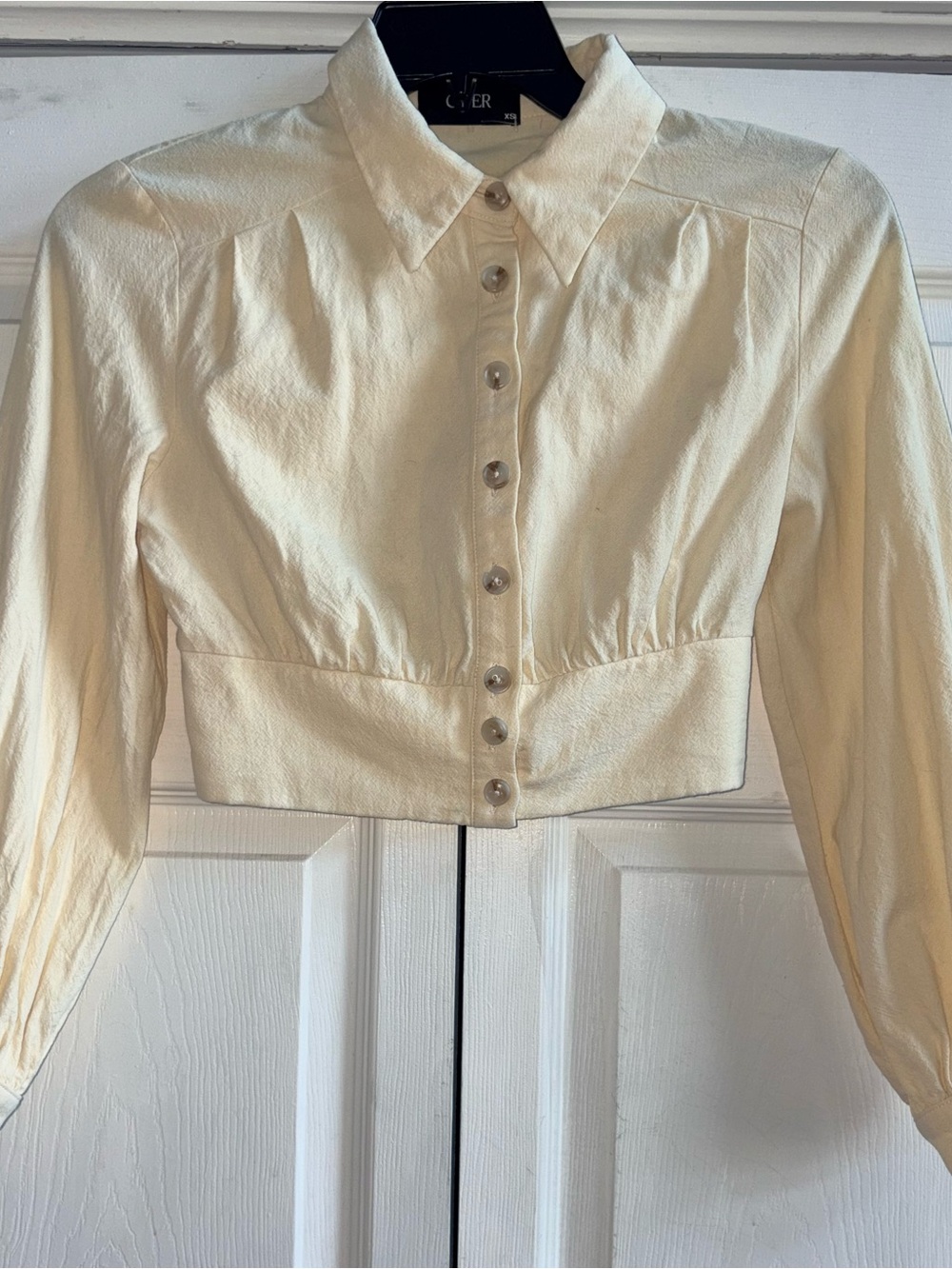 CIDER Cream Beige Cropped Button-Down Top Long Sleeve XS NWOT